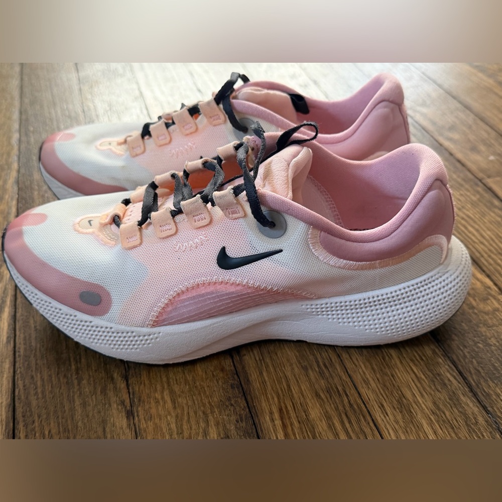 Size 6.5 - Nike React Escape Run Sail Pink Glaze W - Picture 1 of 9